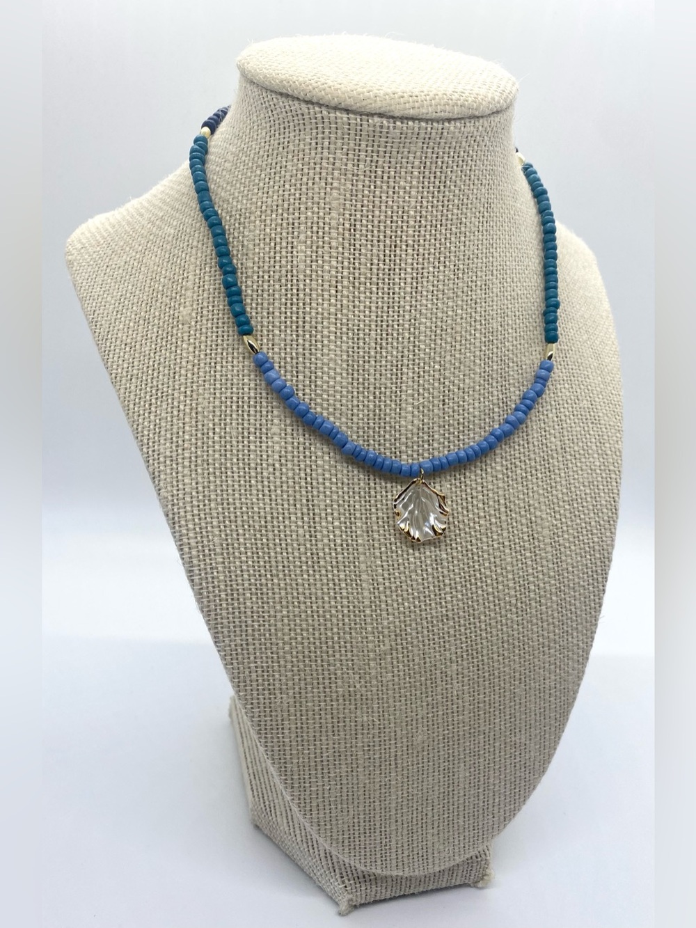 Blue Ombré Gold Choker Beaded Necklace with White Gold Shell Charm Boho Festival - Picture 10 of 11